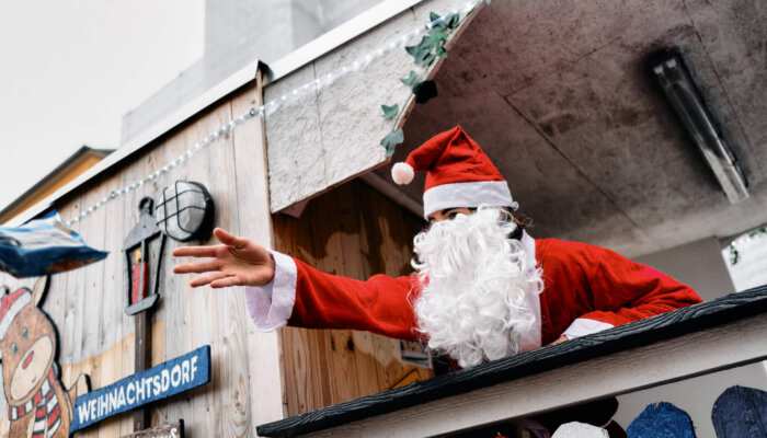 D’Magie vun der Wanterzäit zu Esch – Krëschtmoart, Kleeschen-Ëmzuch an Sonndes-Shopping